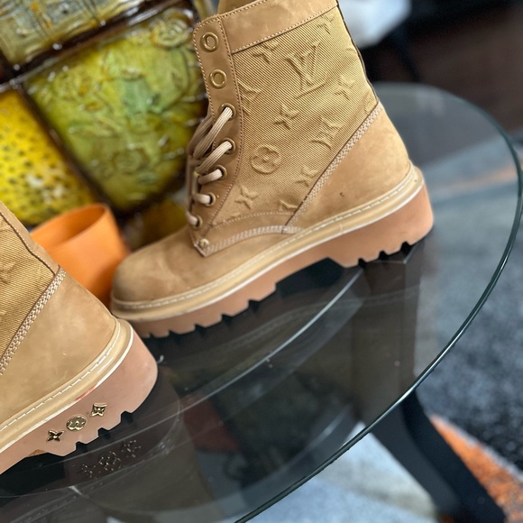 Worn two times. Very comfortable - Picture 6 of 7